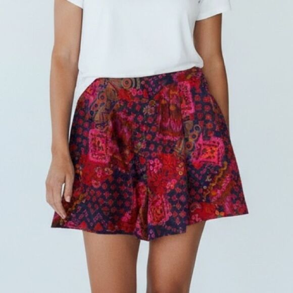 Mi Pants - Vintage Miz California High Waist Shorts - Pink and Red Pattern Made in USA in S